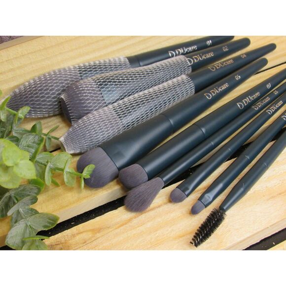 DuCare Dark Turquoise Orchid 9 Piece Cosmetic Brush Set - Picture 3 of 7